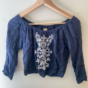 Hollister Off-Shoulder Crop Too